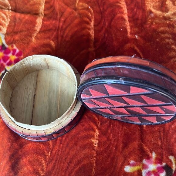 Bamboo Trinket Box Sweet Grass Vintage Hand Made 
Costa Rica Inspired - Picture 3 of 5